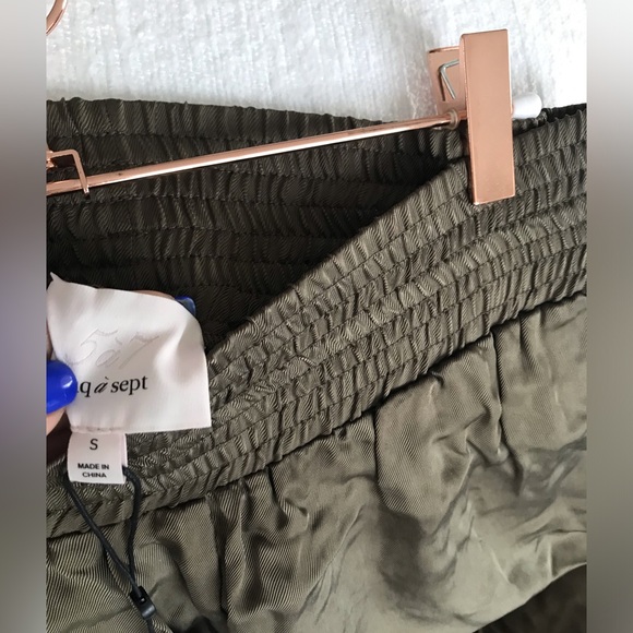 CINQ A SEPT , olive Tiered Wide-Leg Pants NWT , sz sm - Picture 3 of 8